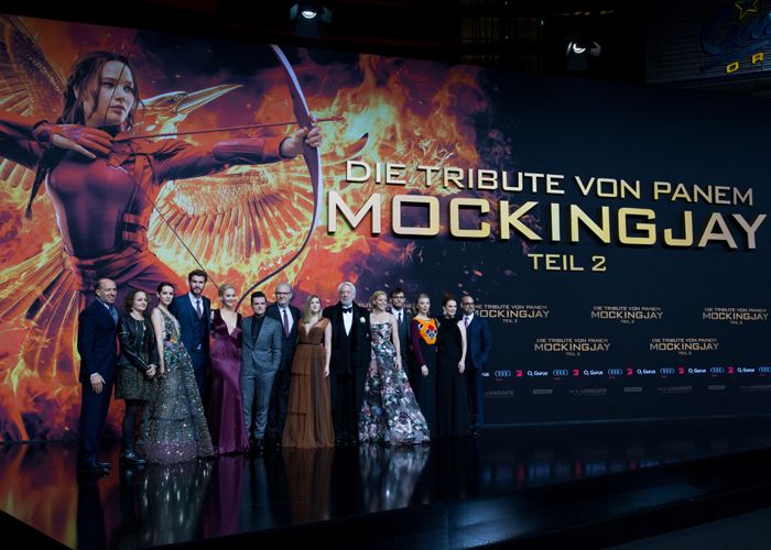 Jena Malone junto al elenco de 'Los juegos del hambre'