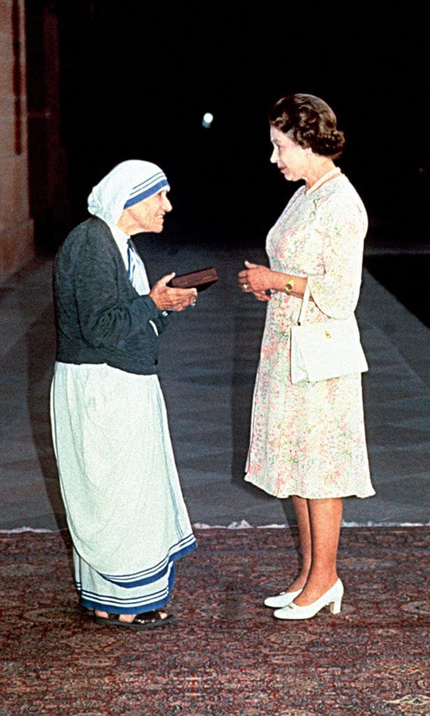 ISABEL II HOLA PLUS