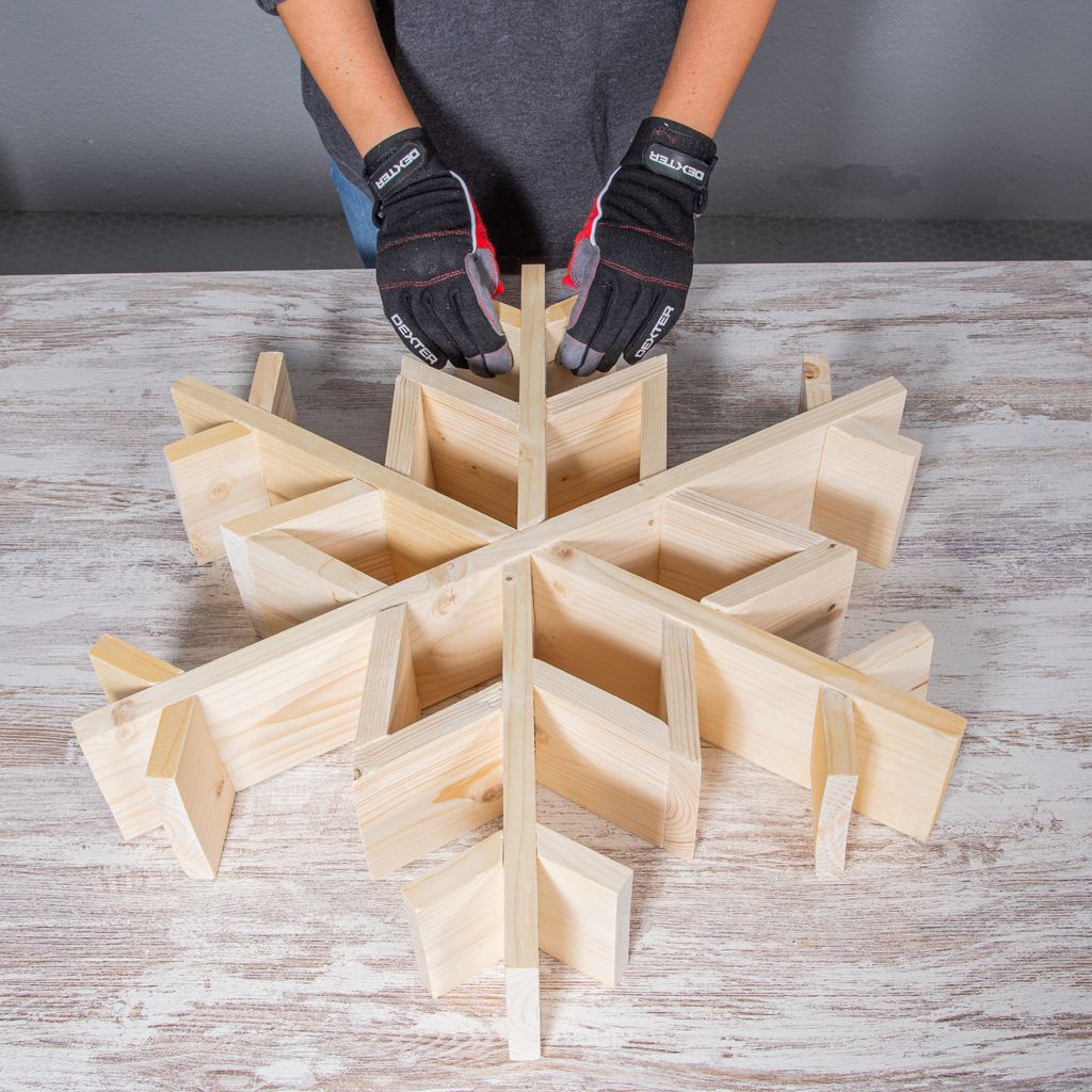 Montar adorno navideño