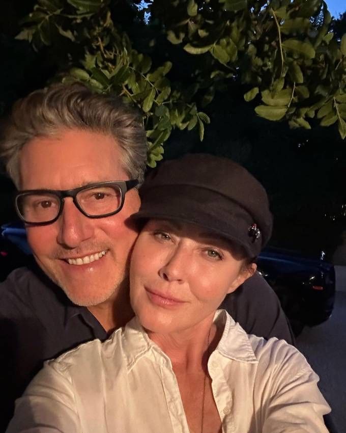 Shannen Doherty con su amigo Chris Cortazzo