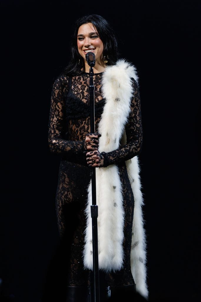 dua lipa valentino show