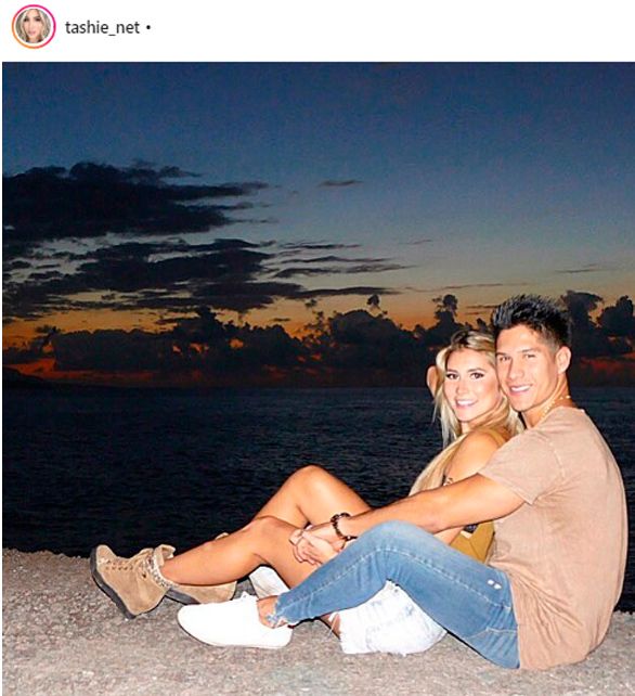 Chyno Miranda y su esposa 