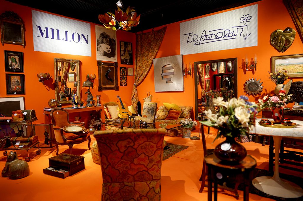 Los muebles y objetos decorativos de las casas de Brigitte Bardot en París y Saint-Tropez también formaron parte de la subasta que recaudó cerca de un millón de euros