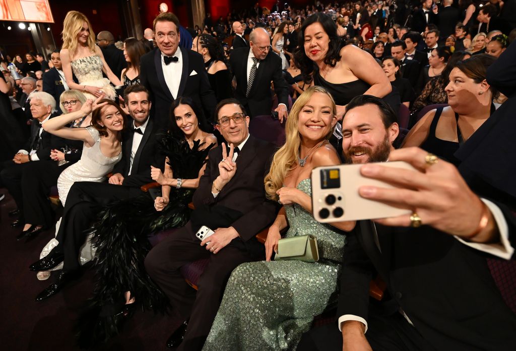 Selfie durante la gala de los Premios Oscar 2026