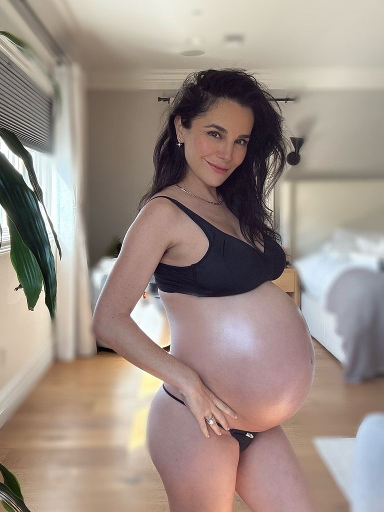Martha Higaredes presumió su figura fit en el emabarzo.