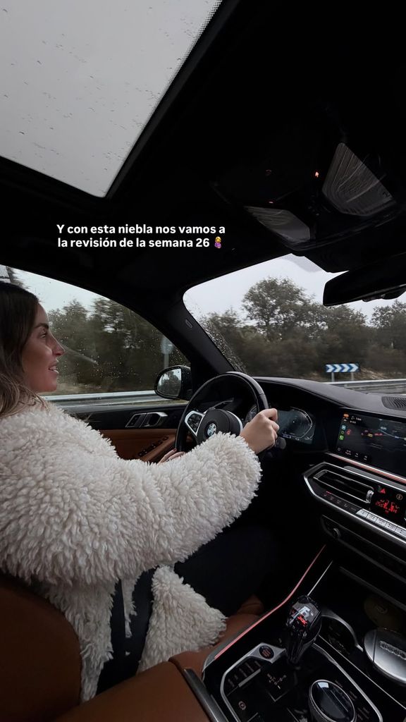 Marta Castro rumbo a su revisión médica