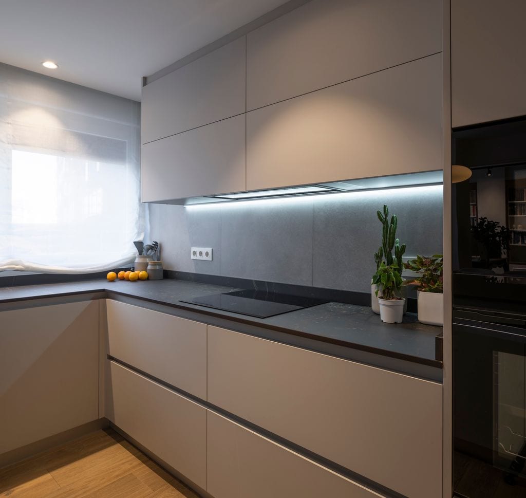 Cocina con luz integrada. 