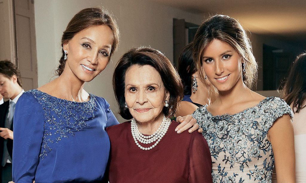 Isabel Preysler junto a su madre, Beatriz Arrastia, y Ana Boyer