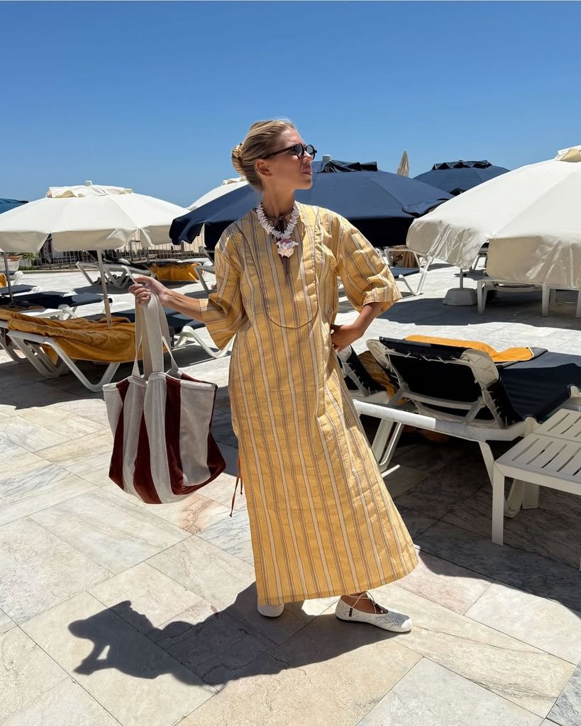 5 ocasiones en las que (por mucho calor que tengas) no deberías llevar un vestido de verano en agosto