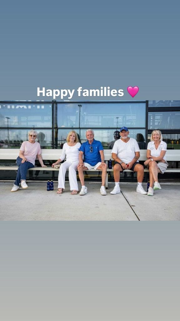 Sandra Beckham, Jackie y Anthony Adams, Ted y Hilary Meredith-Beckham