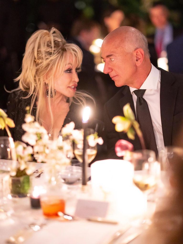 Jeff Bezos se despidió de Dolly Parton 