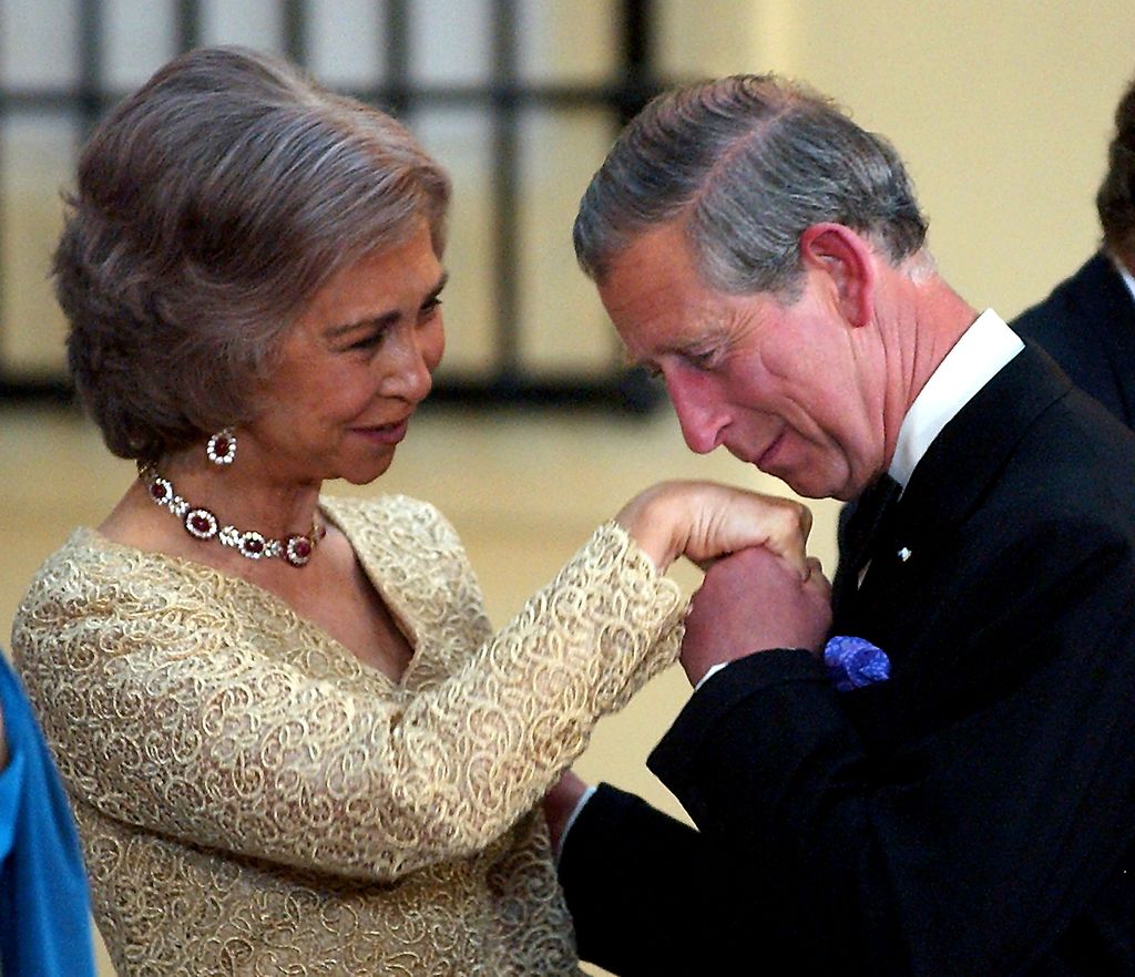 La reina Sofía, además de descendiente de la reina Victoria, era prima de Felipe de Edimburgo, padre del rey Carlos III