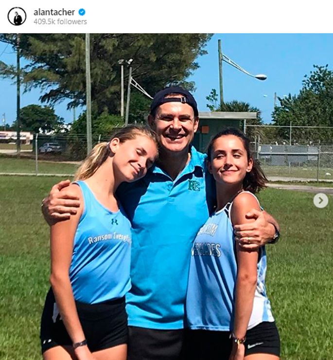 Alan Tacher con sus dos hijas