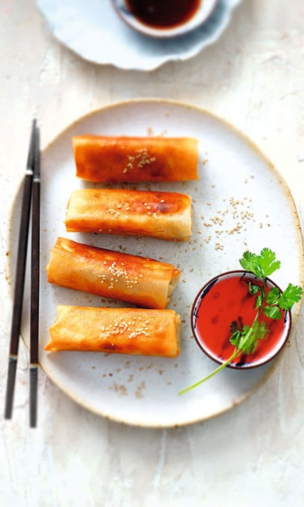 Rollitos de primavera con salsa agridulce