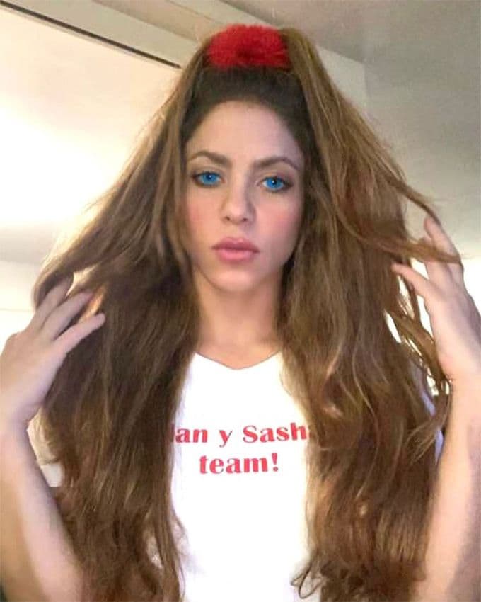 Shakira se disfraza de animadora en Halloween