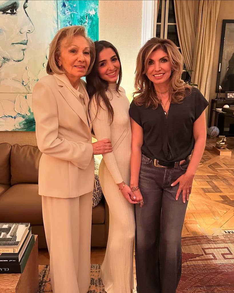 Farah Diba con su nieta Farah y su nuera Yasmine