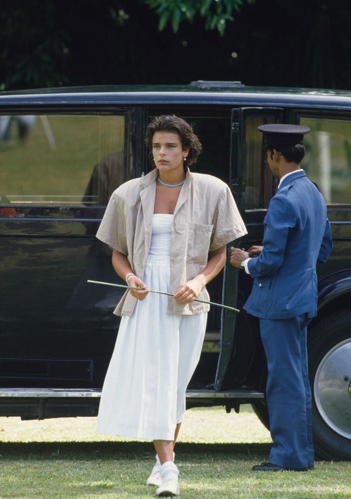 La princesa Estefanía de Mónaco en el set del videoclip de su canción "Ouragan", 1986. 