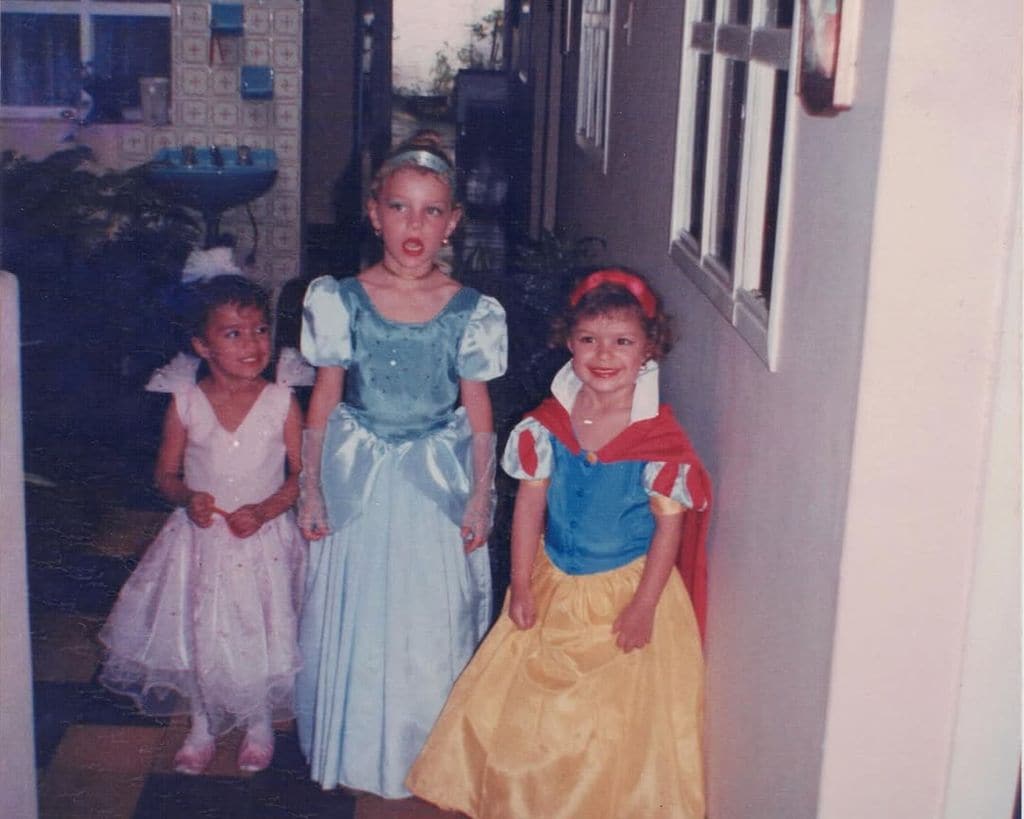 Karol G y sus hermanas, Verónica y Jessica