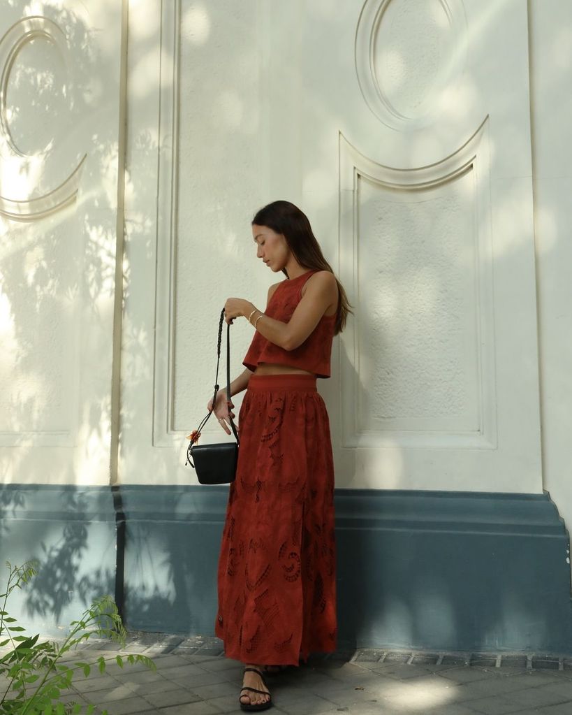 Melissa Villarreal con conjunto de Sézane