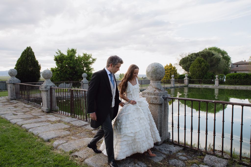 Vestido de novia con volantes y cancán de Ynés Suelves