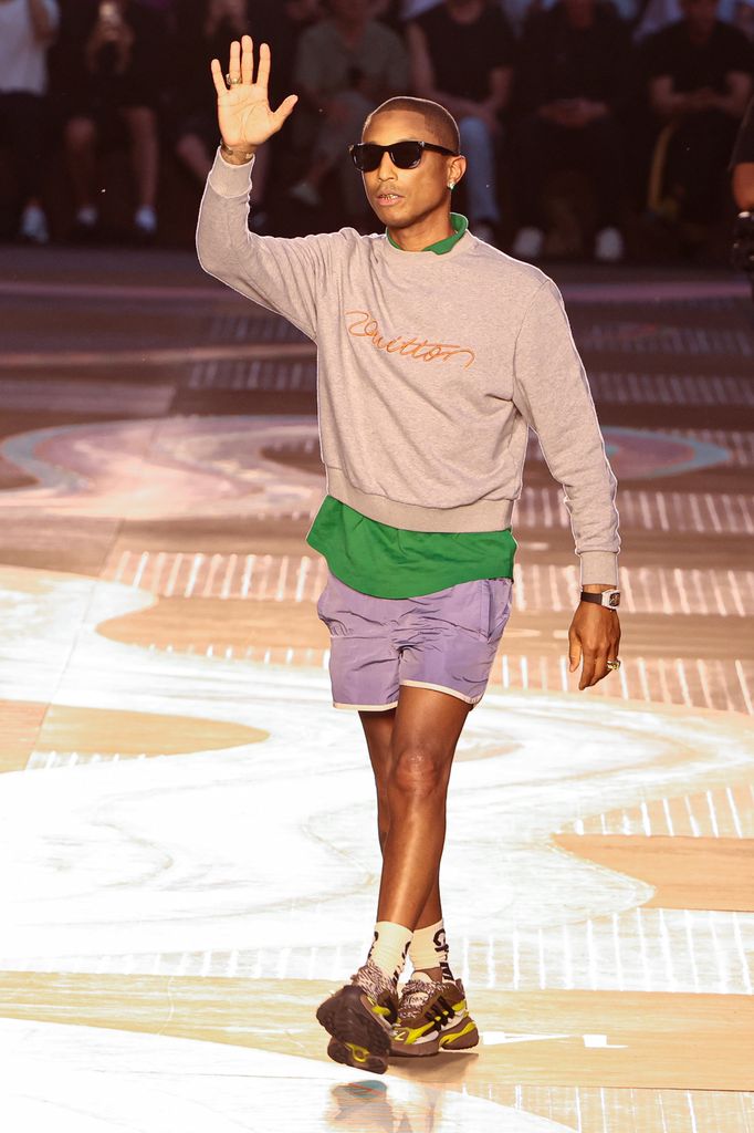 Pharrell Williams al terminar el desfile de Louis Vuitton Menswear Spring/Summer 2026 en París