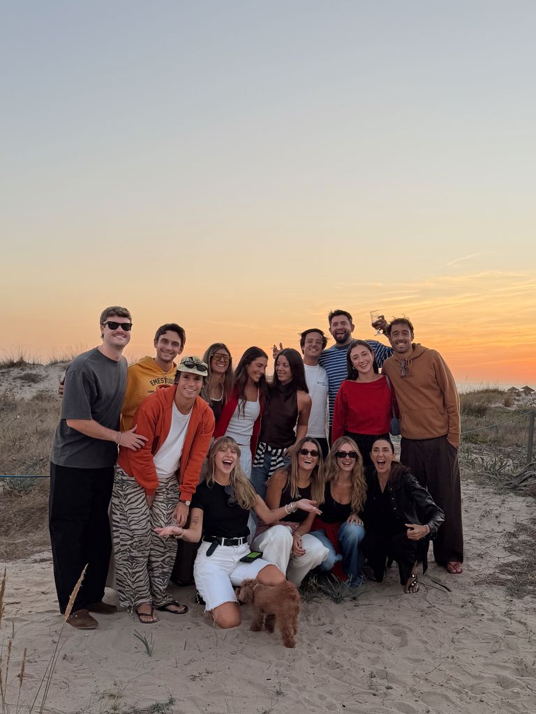 Anna y Mario han reunido a sus mejores amigos para celebrar su historia de amor