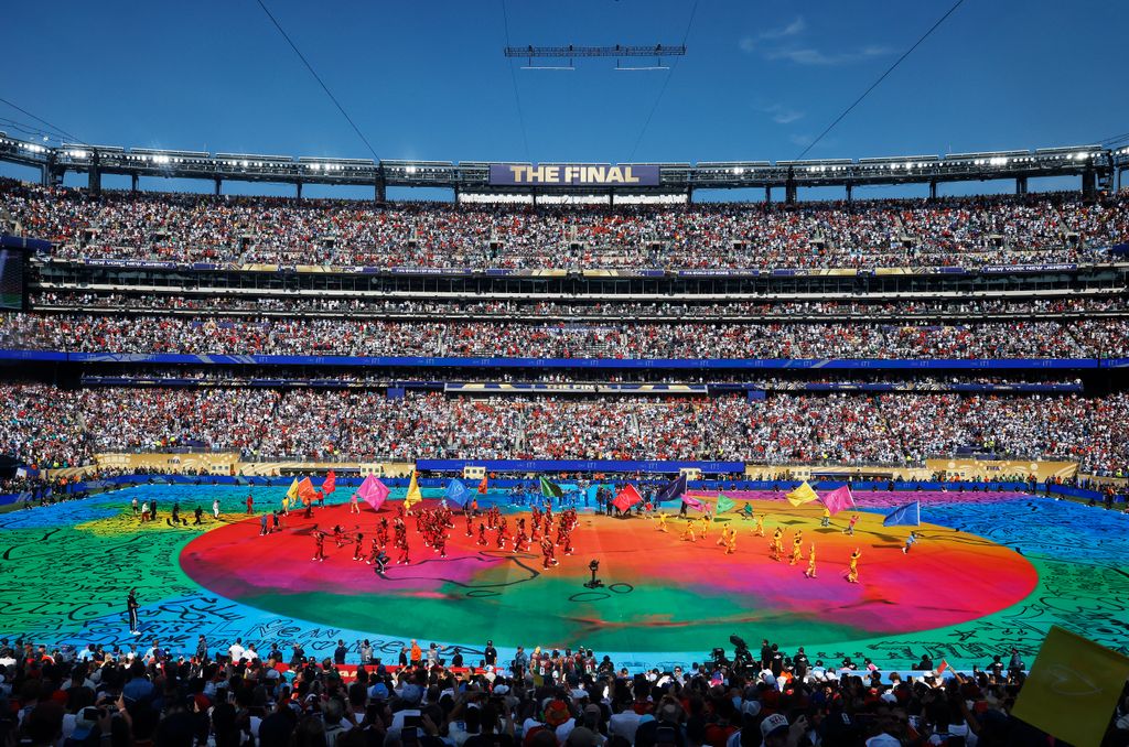 El Estadio Nueva York Nueva Jersey se pintó de colores con la escenografía dispuesta para el show del Medio Tiempo.