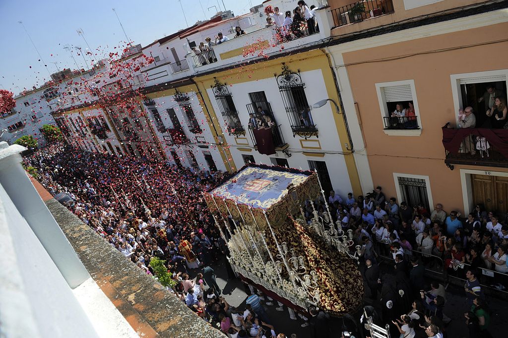 Ver la Semana Santa desde un balcón en Sevilla puede costar hasta 9.000 euros en las zonas más exclusivas