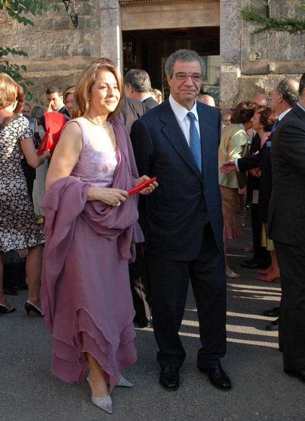 Ana Cristina Placer junto a su marido, César Alierta, en una boda
