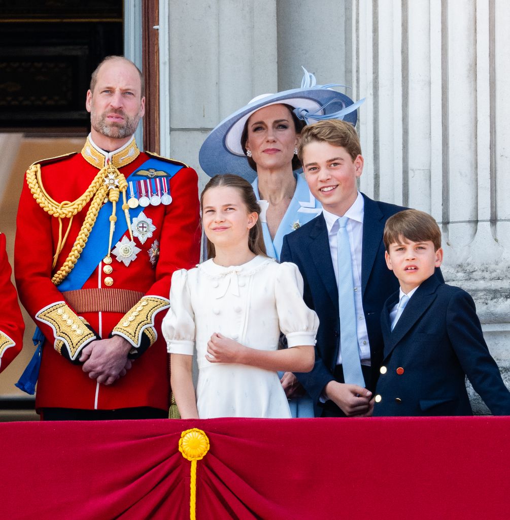 El príncipe William y la princesa Kate con sus tres hijos en el Trooping The Colour, en junio