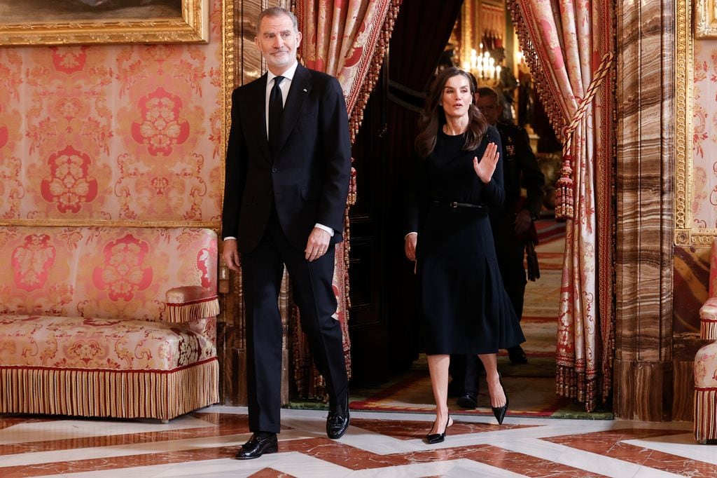 LOS REYES FELIPE Y LETIZIA PRESIDEN EL ALMUERZO OFRECIDO A UNA REPRESENTACIÓN DEL MUNDO DE LAS LETRAS, CON OCASIÓN DE LA ENTREGA DEL PREMIO DE LITERATURA EN LENGUA CASTELLANA ''MIGUEL DE CERVANTES'' 2024