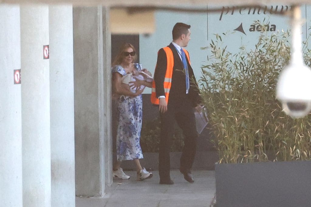  Ana Obregón a su regreso a España el 31 de mayo de 2023 tras el nacimiento de Anita.