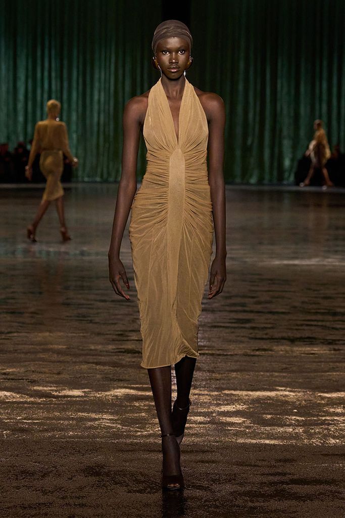 yves saint laurent desfile otono invierno 2024033a