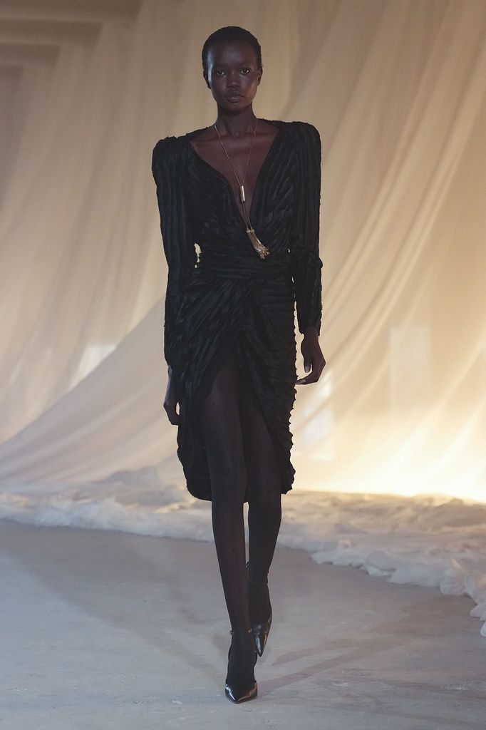Paris Fashion Week: Balmain Otoño/Invierno 2026-2027