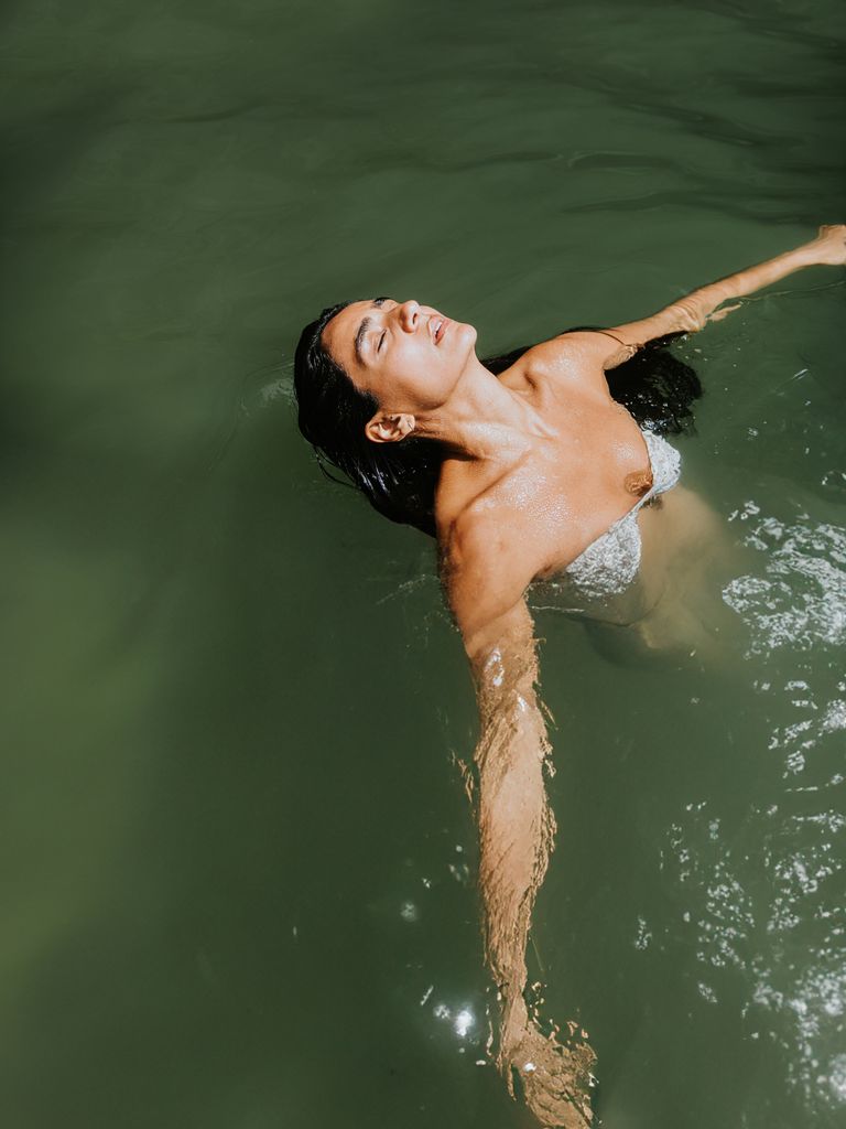 chica agua mar
