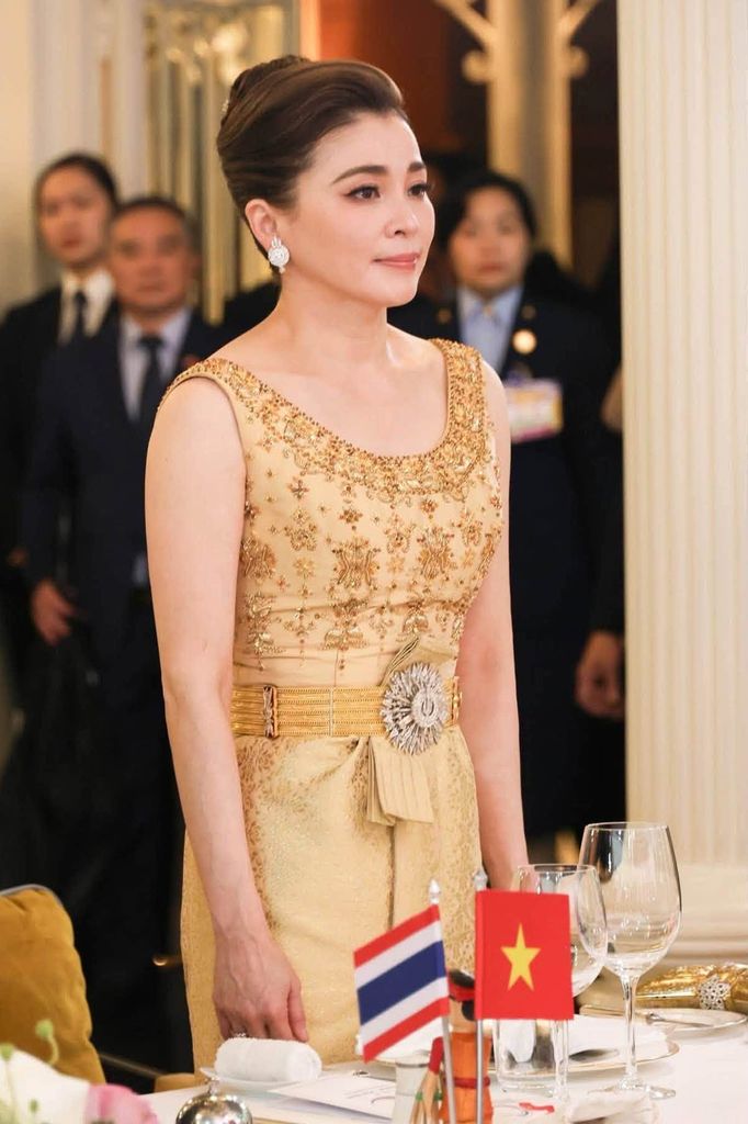 Suthida de Tailandia ha deslumbrado con el impresionante cinturón de diamantes de más de un siglo, símbolo de tradición en la dinastía