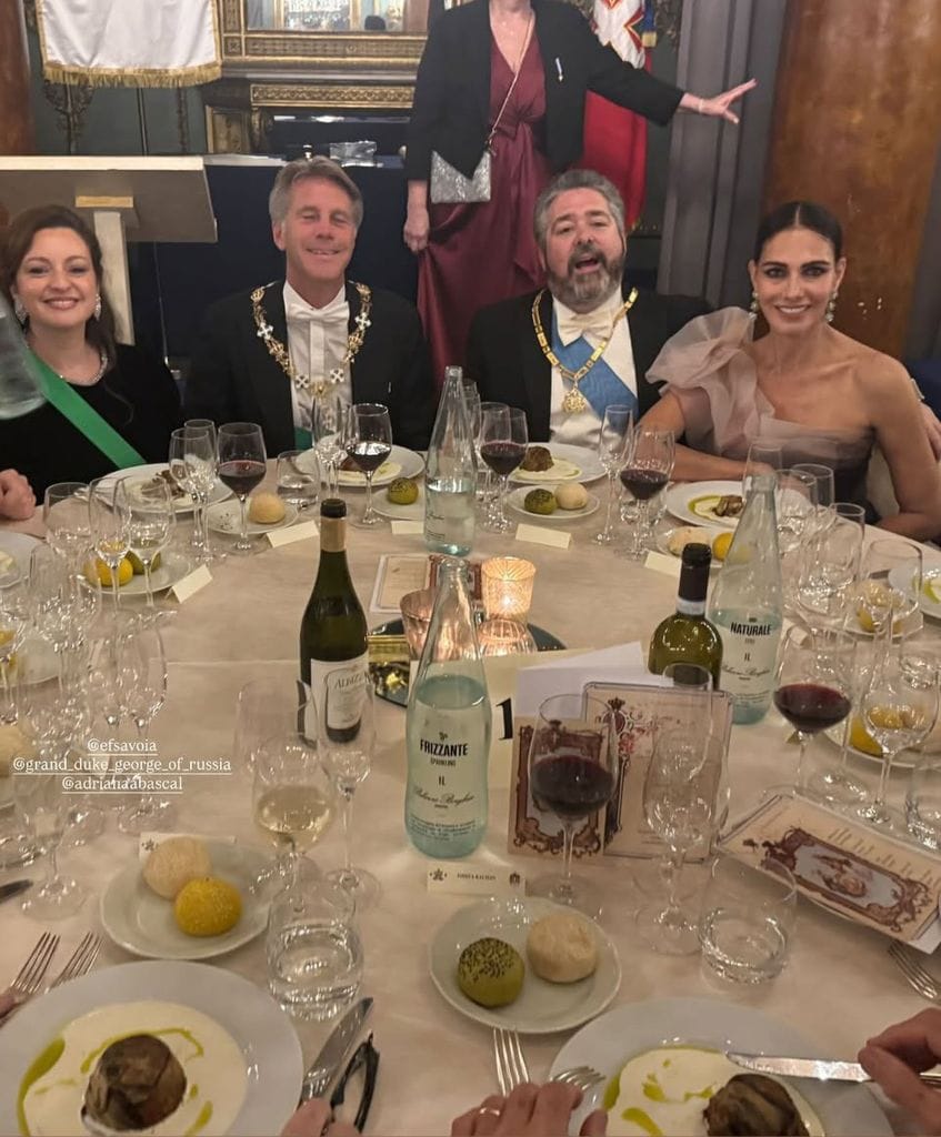 La princesa Victoria, Manuel Filiberto de Saboya, Jorge Romanov y Adriana Abascal