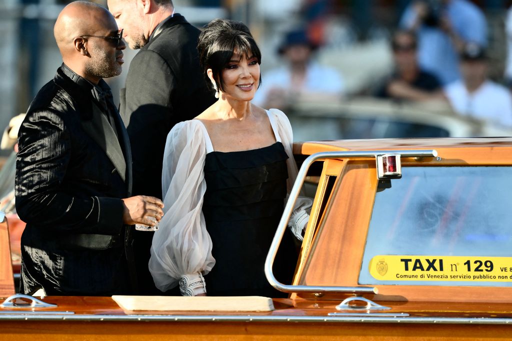 Corey Gamble y Kris Jenner en el segundo día de la boda de Jeff Bezos y Lauren Sánchez