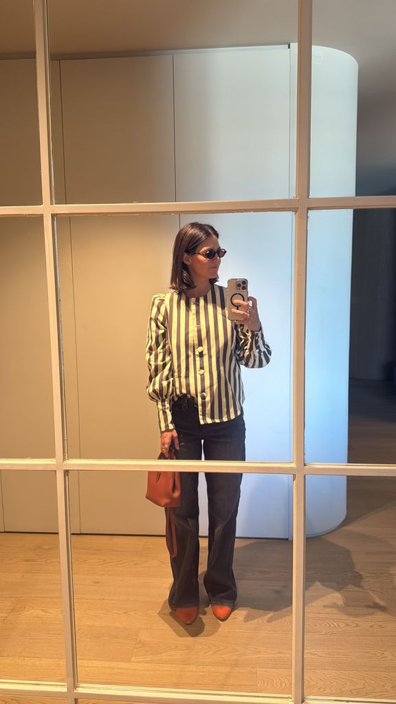 Del supermercado a un brunch con amigas: el versatil look de Isabelle Junot para entretiempo