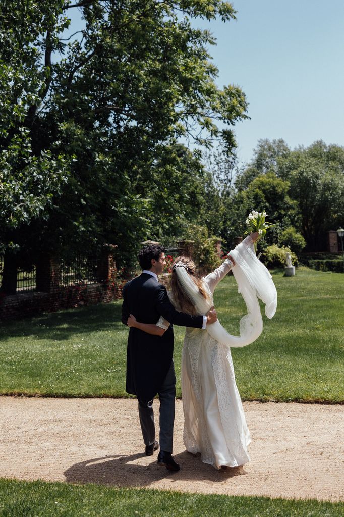 Boda viral en Madrid look de novia de encaje