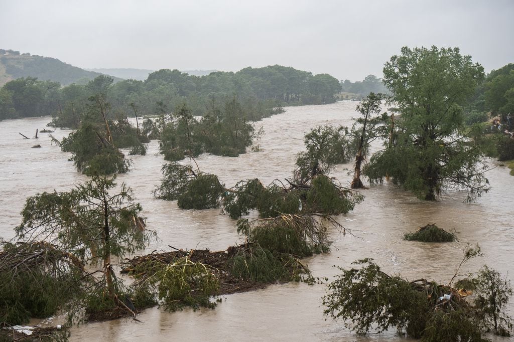 Las inundaciones en Texas han dejado al menos 43 personas fallecidas y varios desparecidos