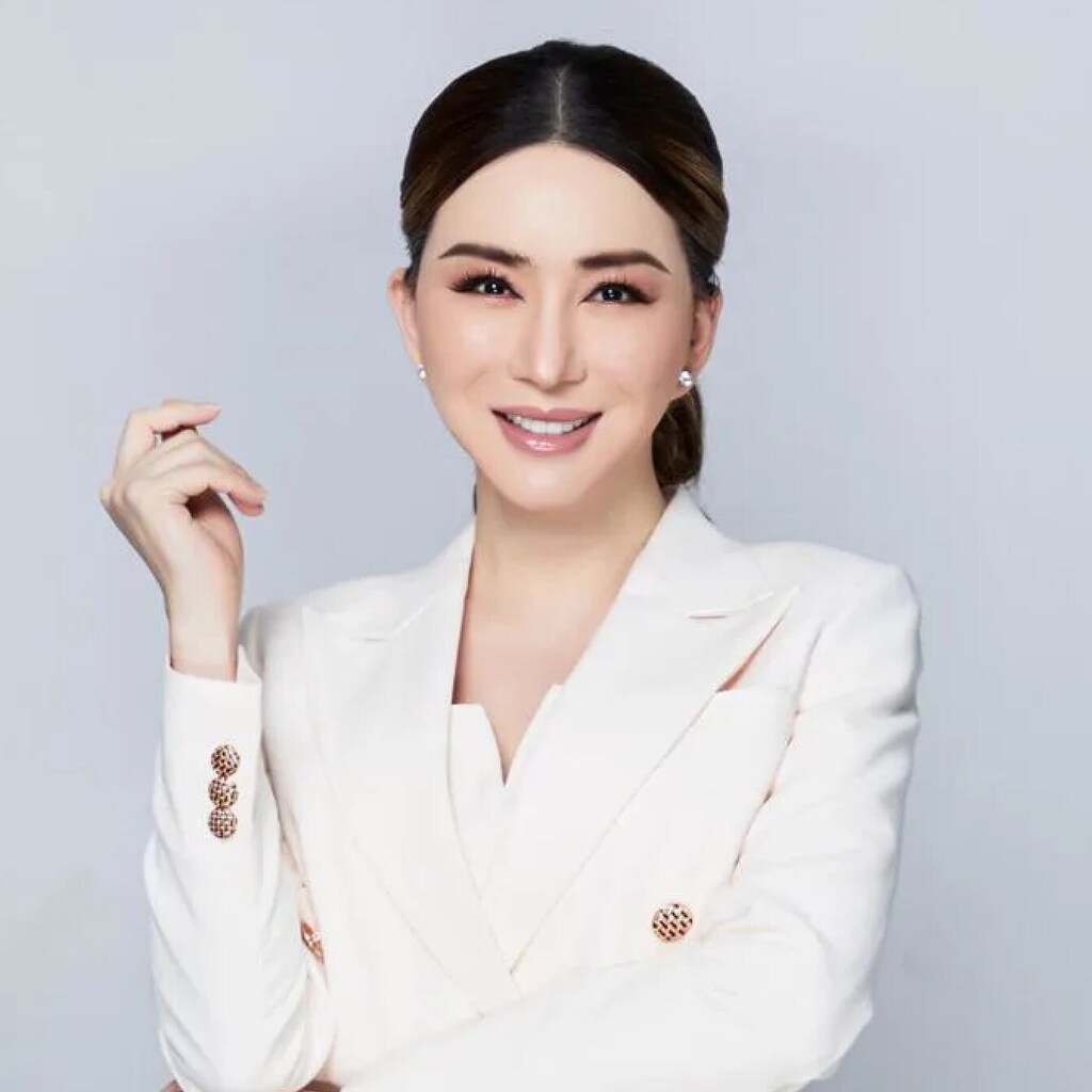 Anne Jakkaphong Jakrajutatip