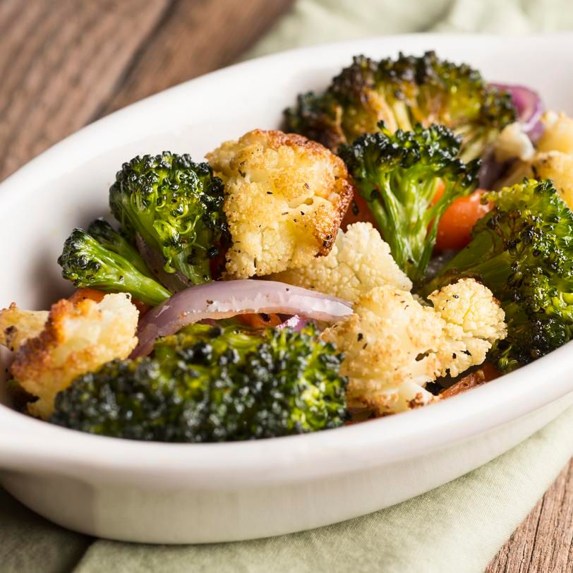 platos de vegetales rostizados