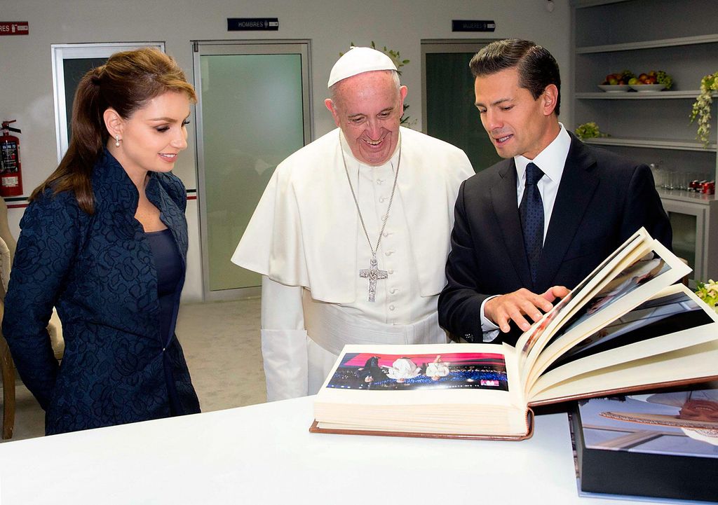 Enrique peña Nieto y Angélica Rivera se encontraron con el Papa durante la visita del padre a México en 2016
