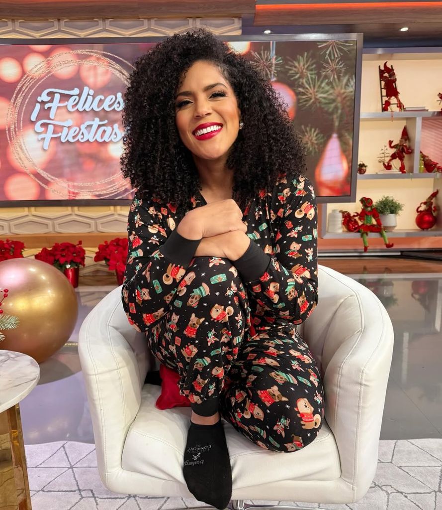 Francisca celebra un logro como mamá junto a sus tres hijos