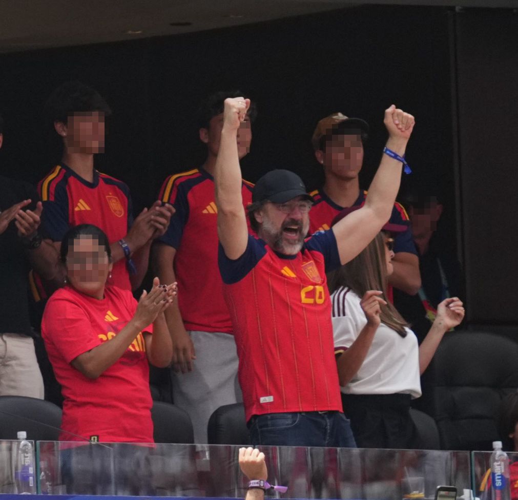 Javier Bardem celebra el triunfo de España