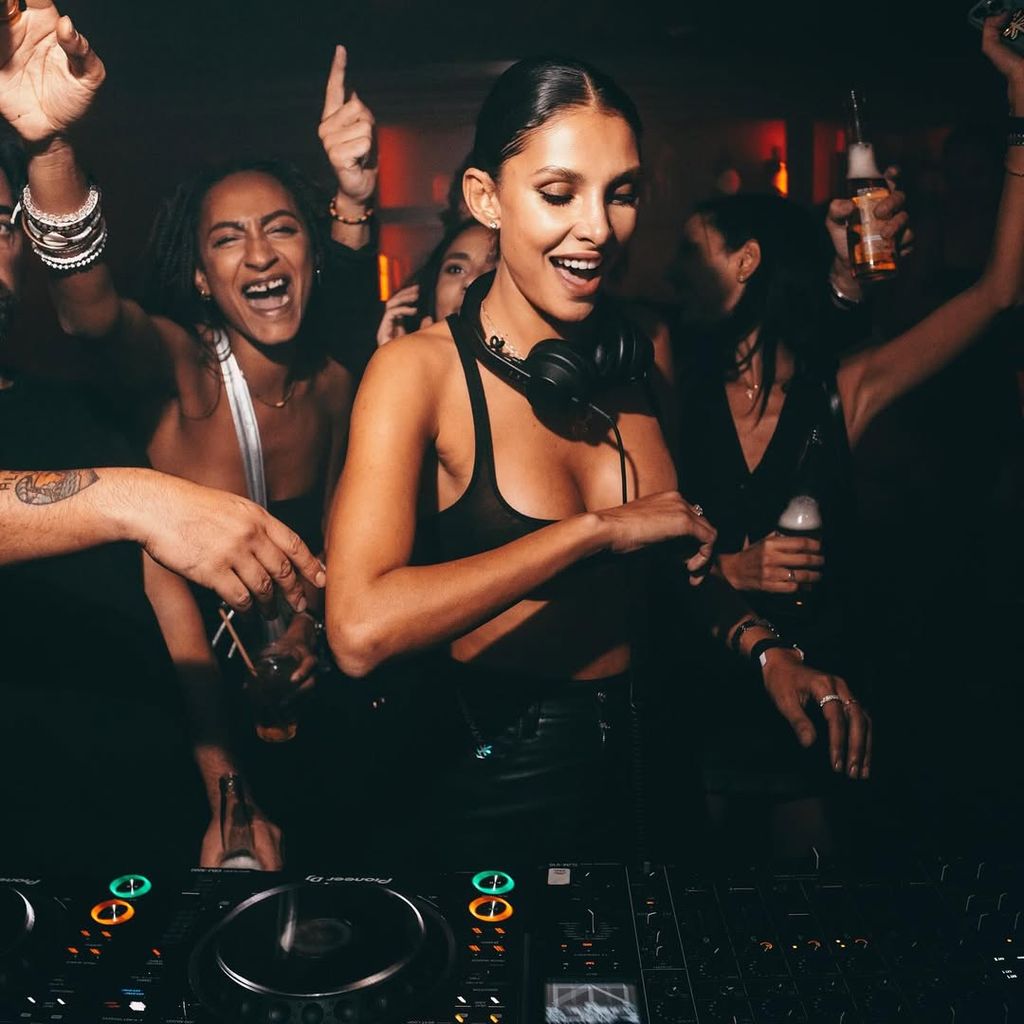 Sara Bluma es una DJ de 29 años 