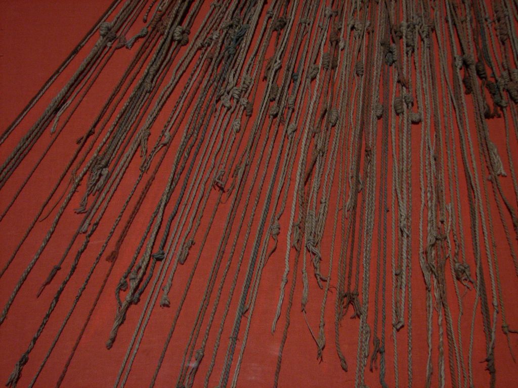 Los quipus no eran simples cuerdas: eran una herramienta clave para registrar censos, impuestos y datos en el Imperio Inca