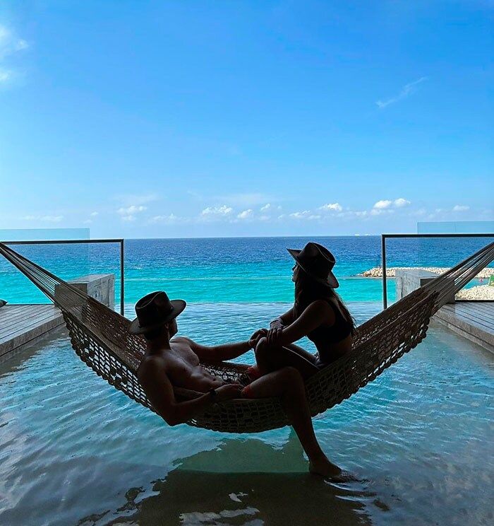Diego Boneta y Renata Notni