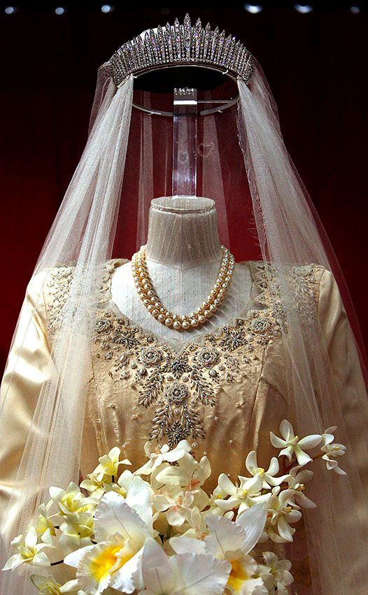 Reina Isabel II tiara de boda